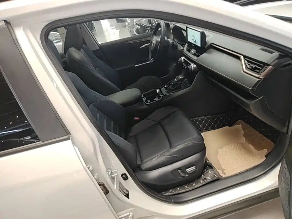Toyota Wildlander 2025 2024 Hybrid 2.5L E-CVT FWD Luxury PLUS Edition