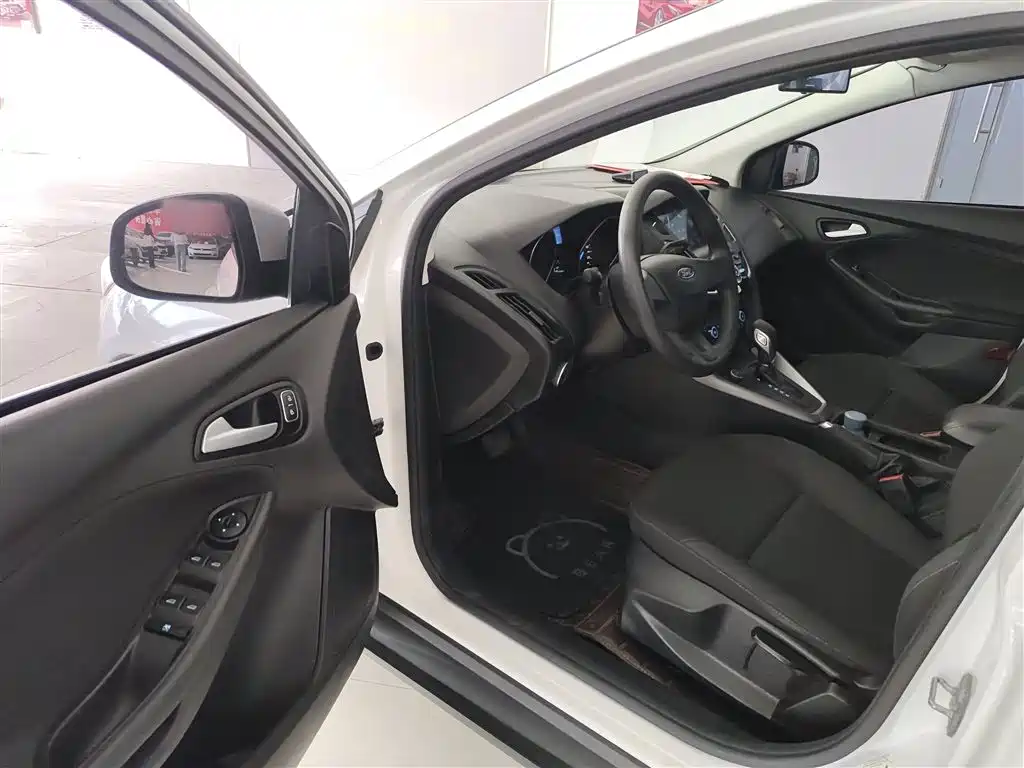 Ford Focus 2018 2018 Hatchback Classic 1.6L Automatic Comfort Smart Edition