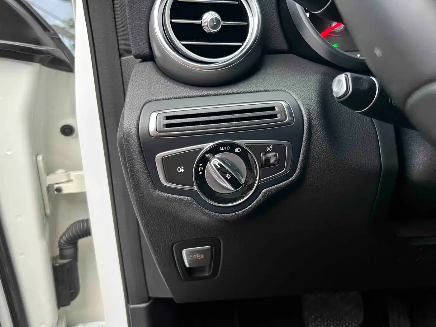 Mercedes-Benz GLC 2017 GLC 200 4MATIC фото 25