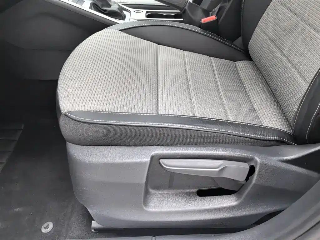Škoda Octavia 2017 1.6L Automatic Pioneer Edition фото 20