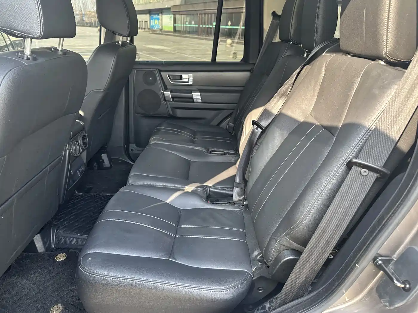 Land Rover Discovery 2015 3.0 SDV6 HSE Diesel фото 6