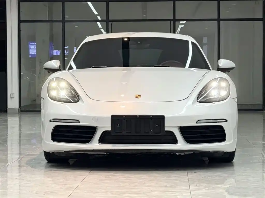 Porsche 718 2018 Cayman 2.0T фото 3