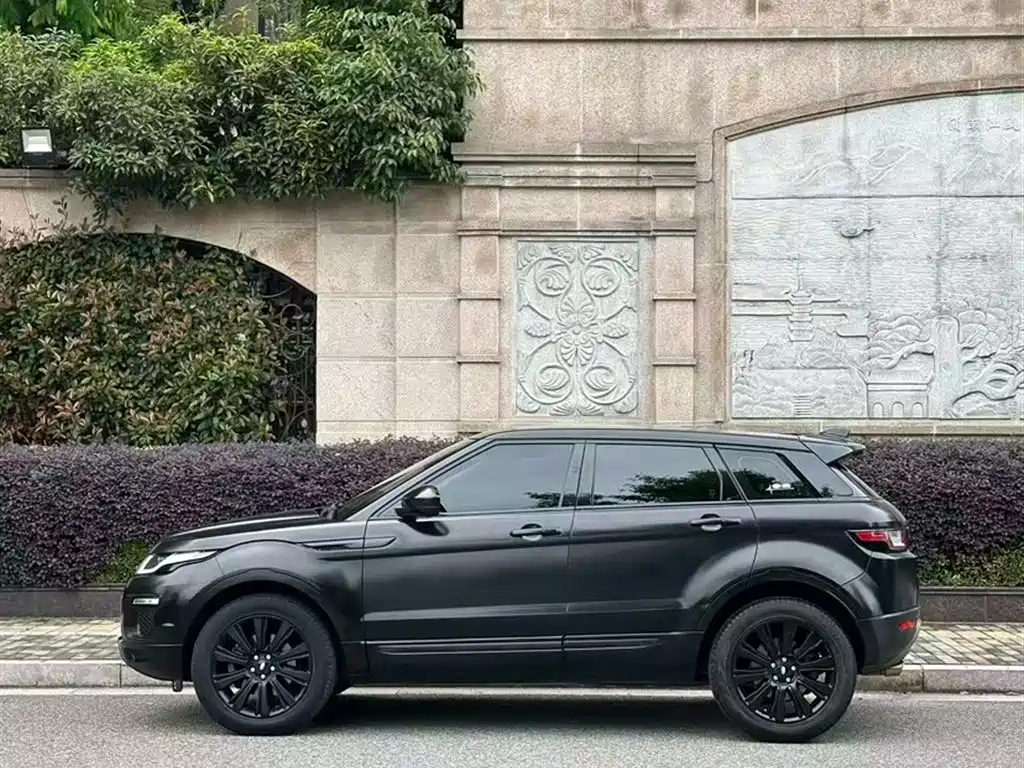 Land Rover Range Rover Evoque 2017 2.0T British Style Edition фото 12