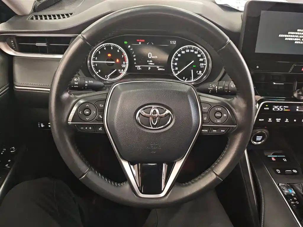 Toyota Venza 2023 2.0L CVT FWD Luxury фото 11