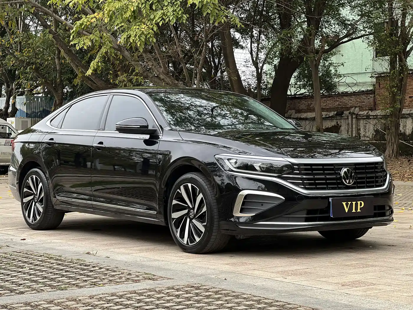 Volkswagen Passat 2024 380TSI Elite Edition фото 9