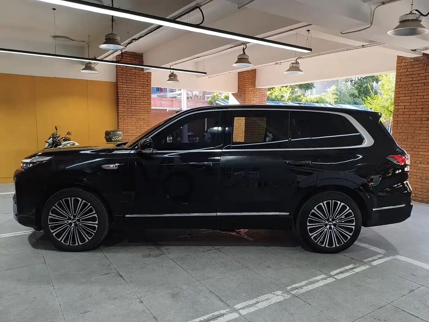 Geely Galaxy Galaxy M9 2025 2025 Base Model