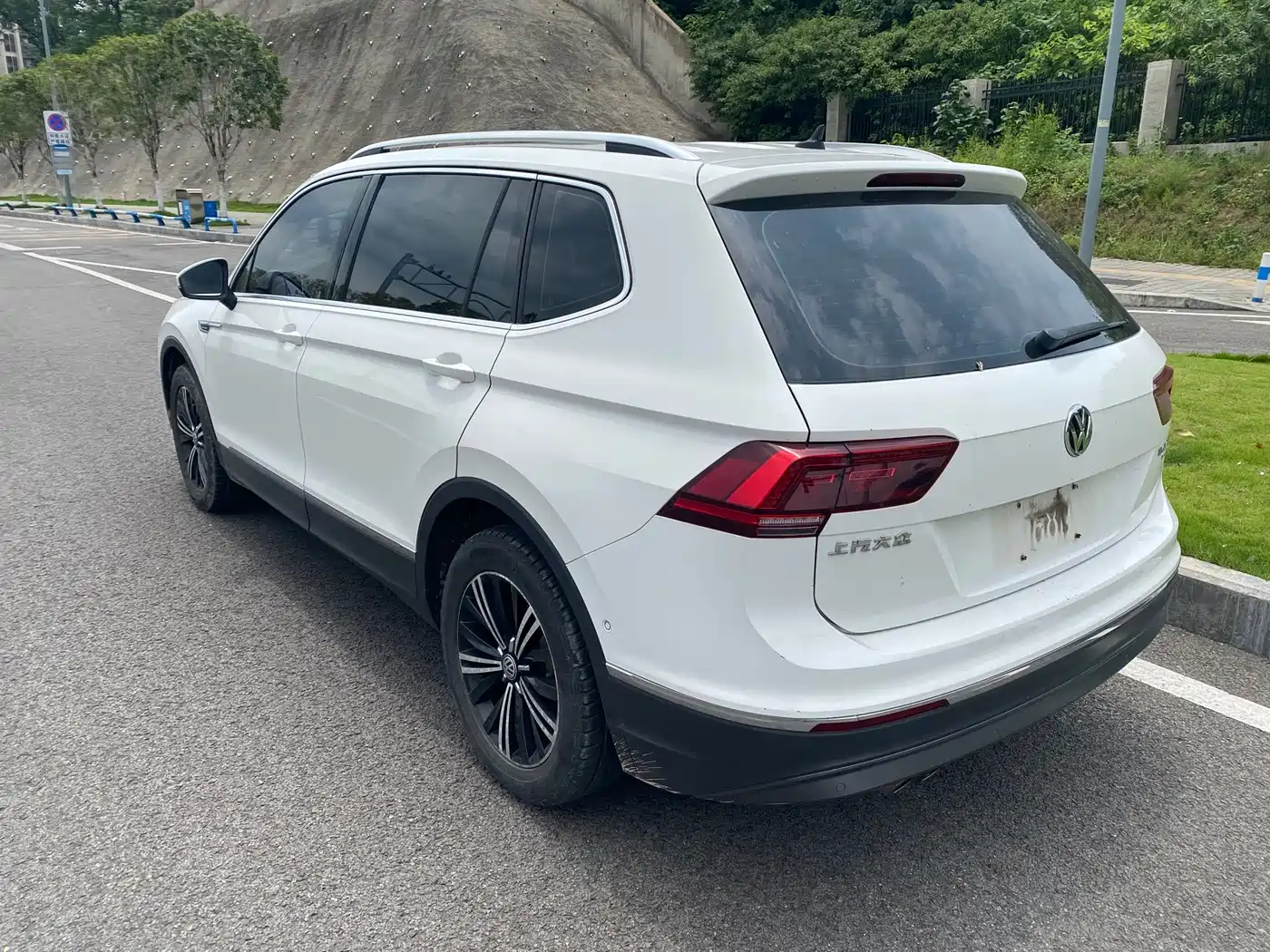 Фото 7 - Volkswagen Tiguan L