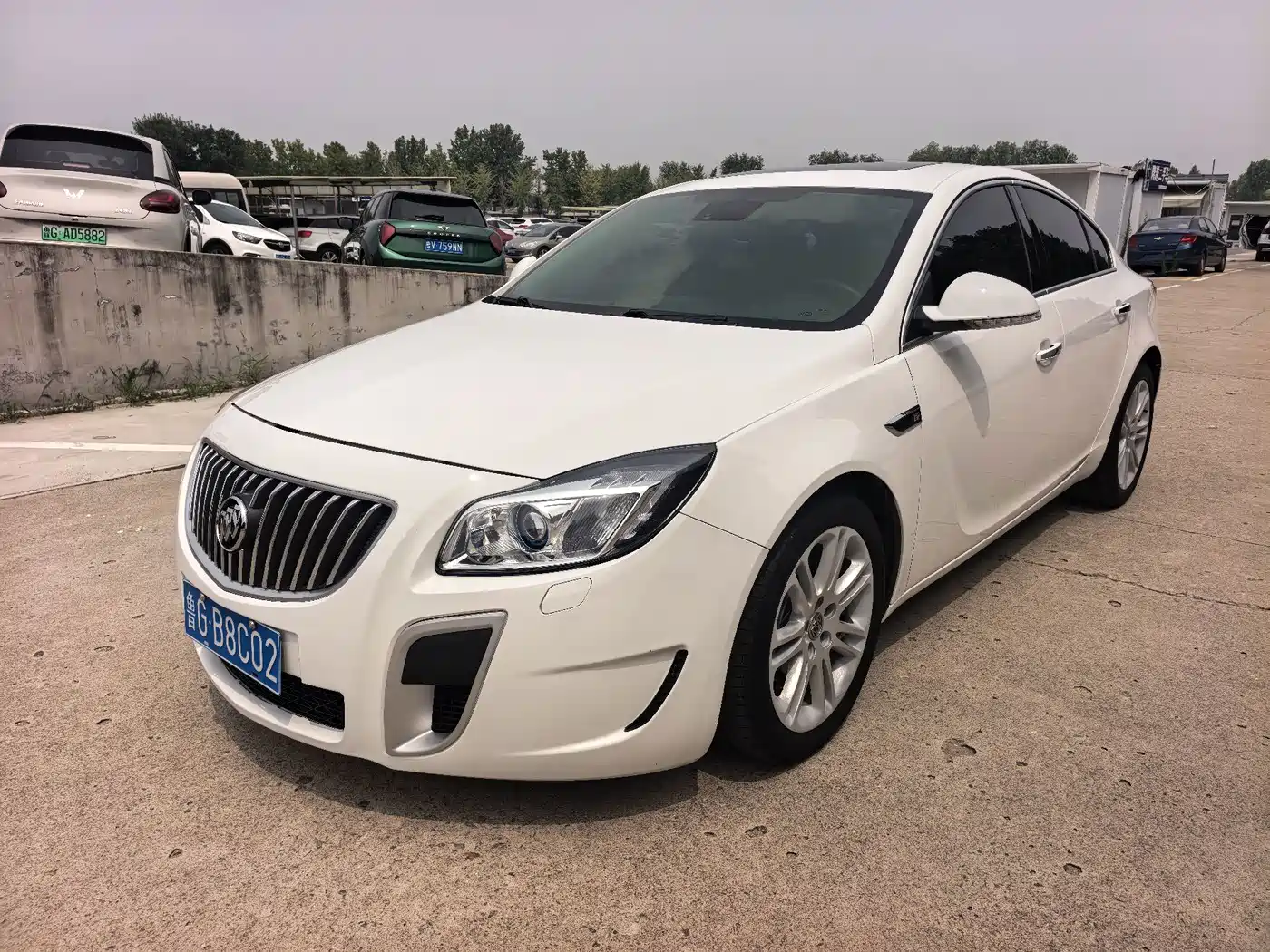 Photo 1 - Buick Regal