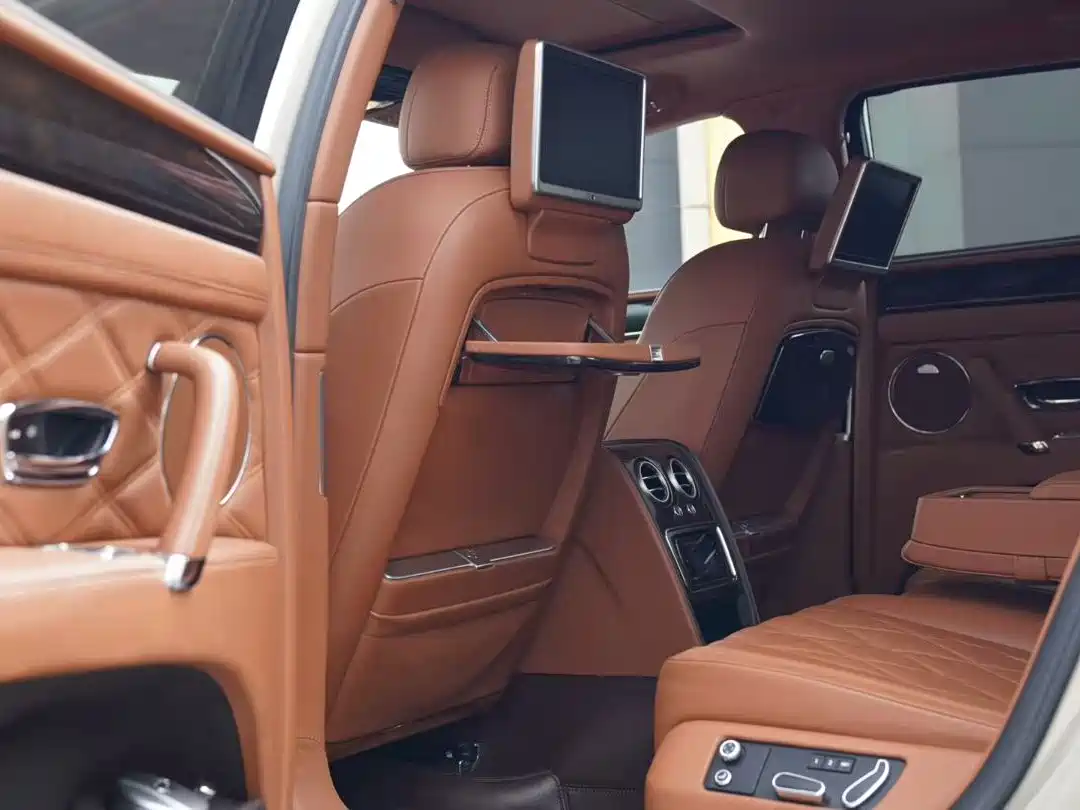 Фото 7 - Bentley Flying Spur