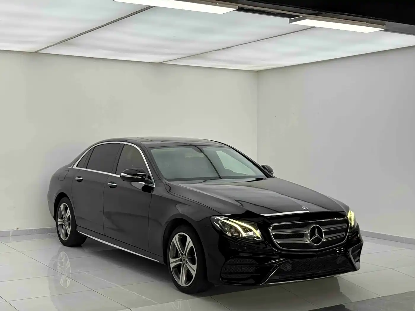 Mercedes-Benz E-Class 2018 Facelift E 200 L Sport фото 3