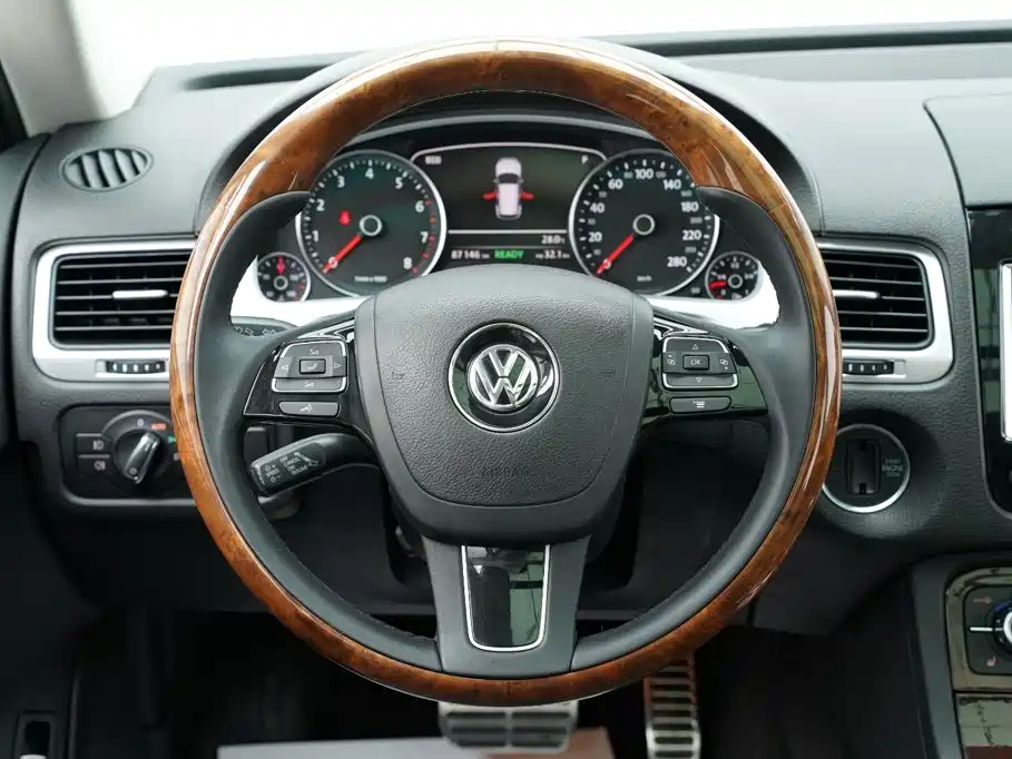 Volkswagen Touareg 2013 2011 3.0TSI Hybrid