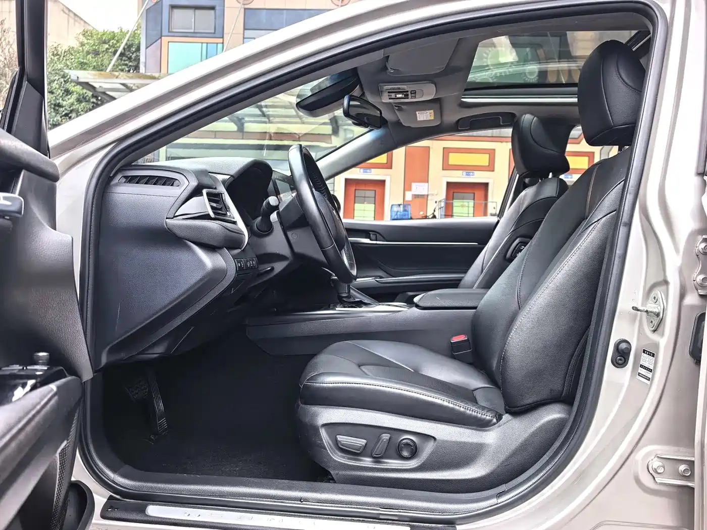 Toyota Camry 2021 2.5G Luxury Edition фото 4