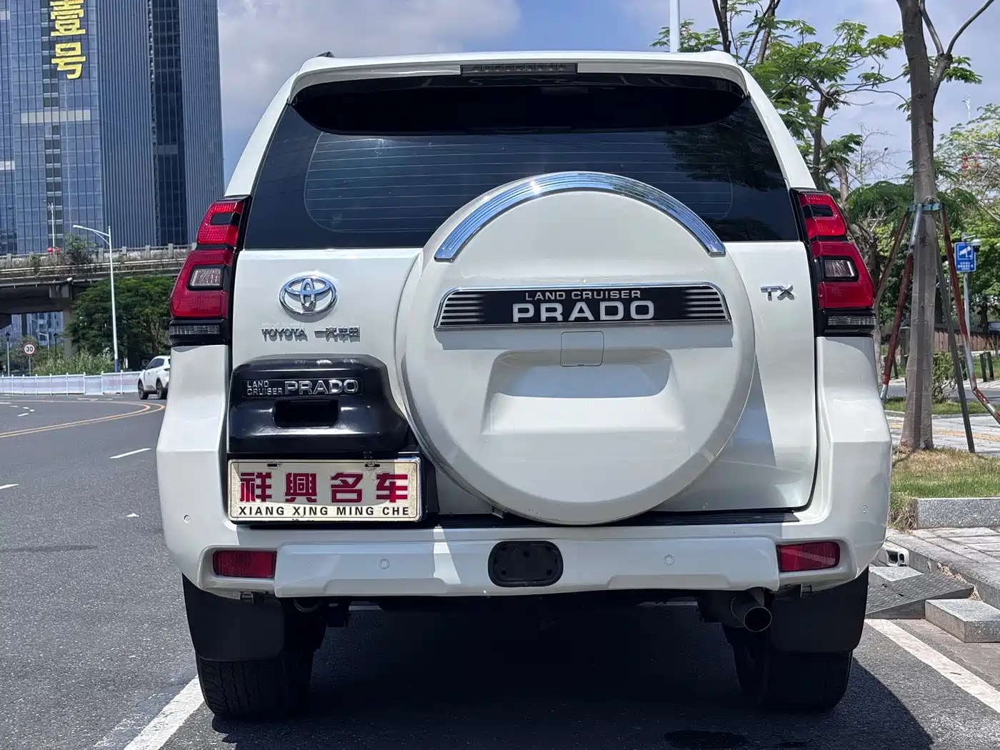 Toyota Prado 2018 3.5L Automatic TX-L Rear-mounted Spare Tire фото 5