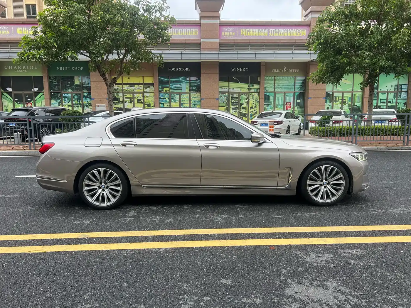 BMW 7 Series 2021 Model 740Li Leading Luxury Package фото 5