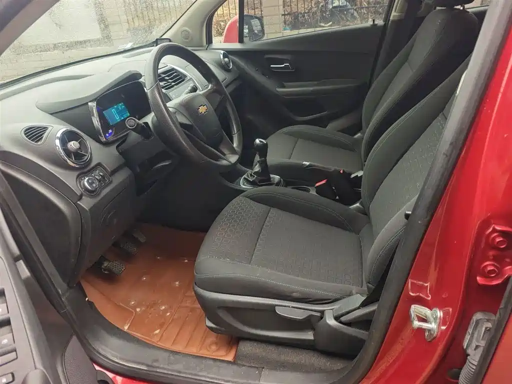 Chevrolet Trax 2016 1.4T Manual 2WD Comfort Sunroof Edition фото 15