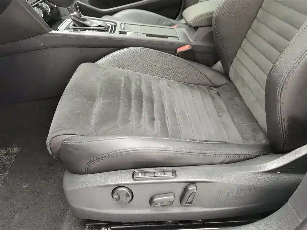 Volkswagen Magotan 2017 330TSI DSG Premium фото 20