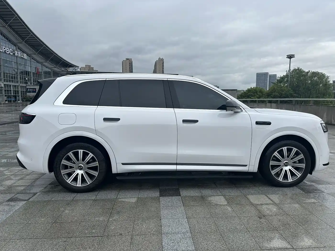 AITO Wenjie AITO M8 2025 Range Extender Max+ Edition 53.4kWh 5-seater фото 4