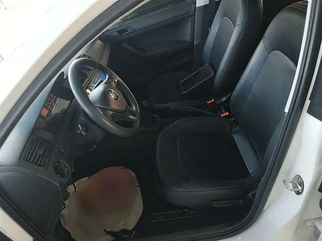 Volkswagen Santana 2016 1.4L Manual Trend Edition фото 15