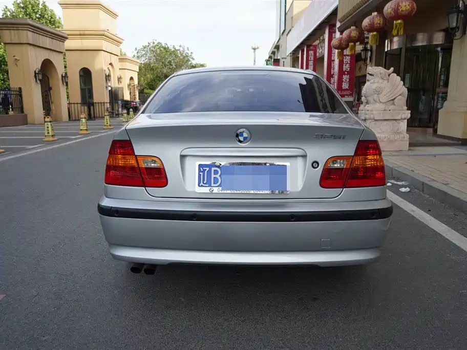 BMW 3 Series 2005 325i Leading фото 10