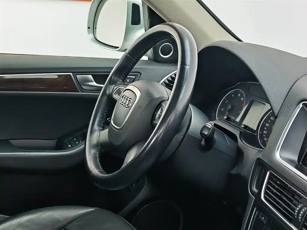 Audi Q5 2012 2.0TFSI Comfort фото 22