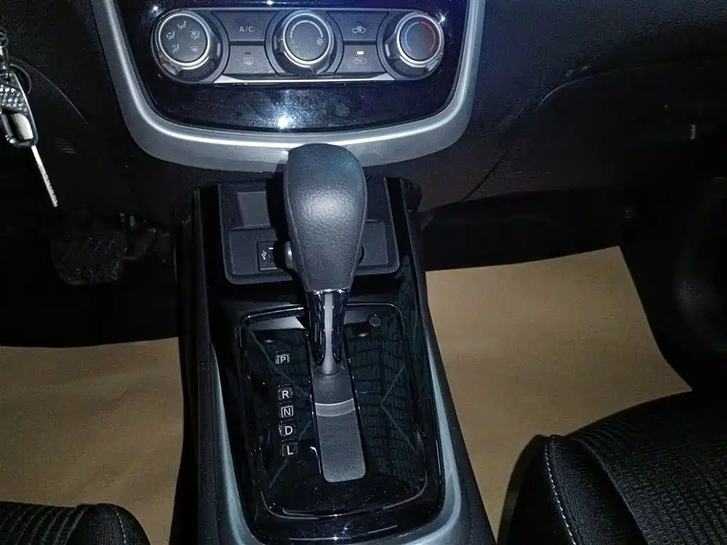 Nissan Tiida 2022 2021 1.6L CVT Cool Edition