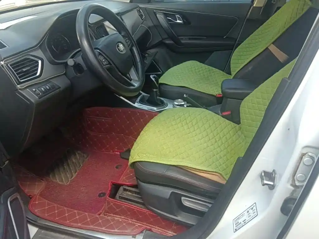 FAW Senya R7 2017 2016 1.6L Manual Luxury