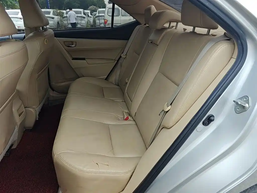 Toyota Corolla 2014 1.6L CVT GL-i Leather Edition фото 17