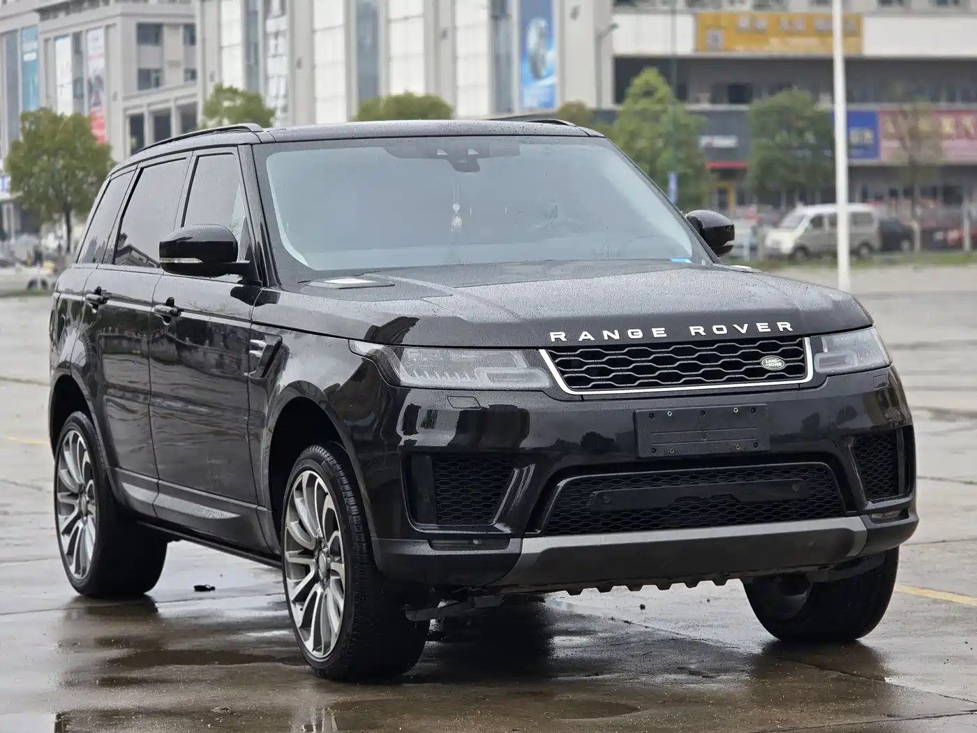 Land Rover Range Rover Sport 2019 3.0 SC V6 Special Edition фото 3