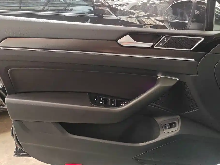 Volkswagen Magotan 2021 330TSI DSG 30th Anniversary Edition фото 7