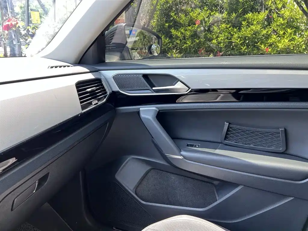 Volkswagen Tayron 2019 330TSI 2WD Luxury China VI фото 12