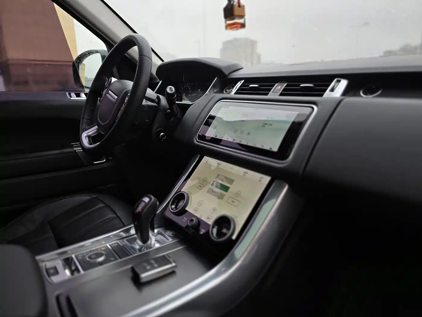 Land Rover Range Rover Sport 2019 3.0 SC V6 Special Edition фото 8