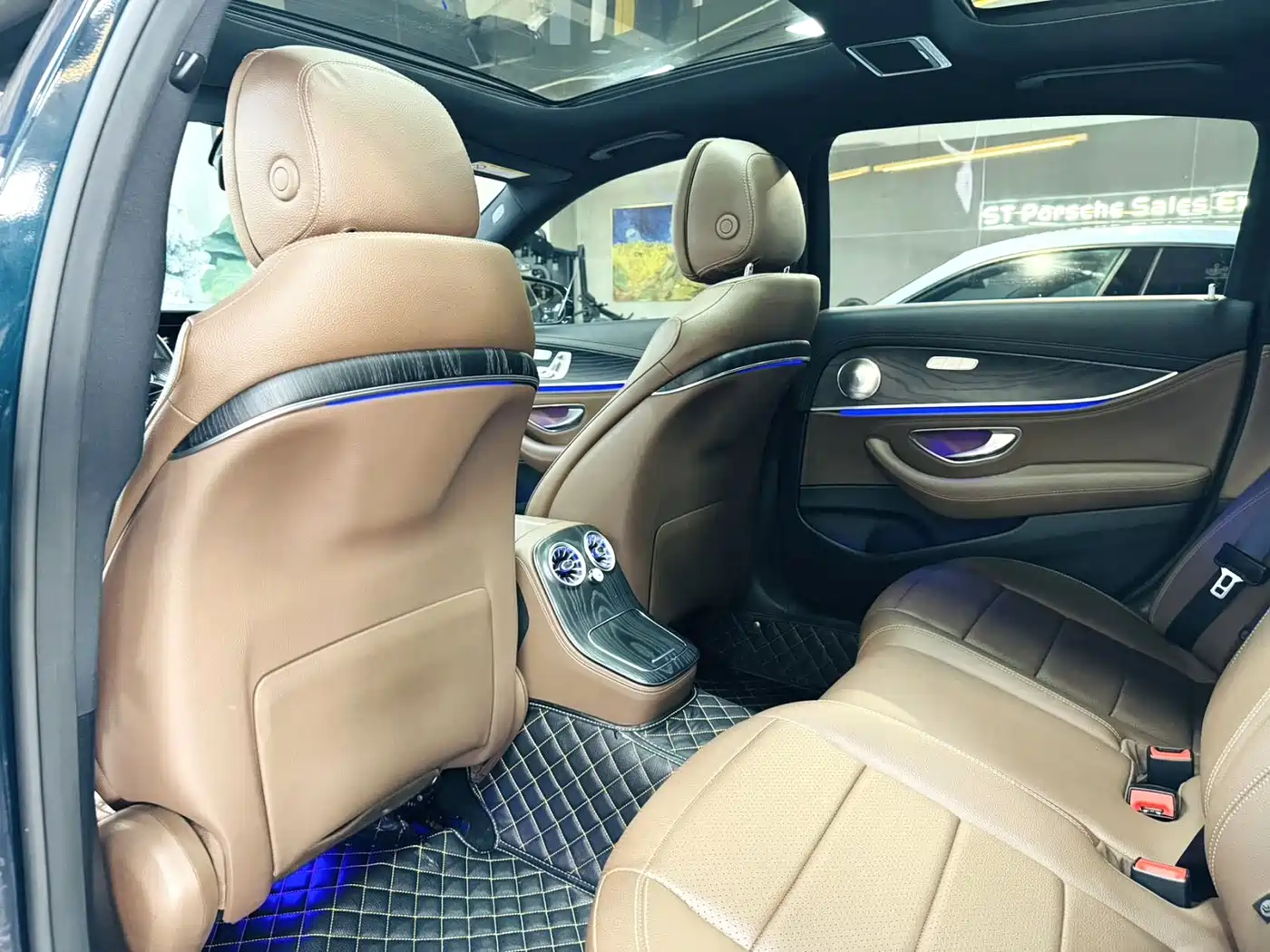Mercedes-Benz E-Class 2021 E 300 L Sport Fashion фото 9