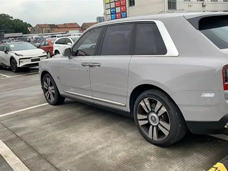ROLLS-ROYCE CULLINAN