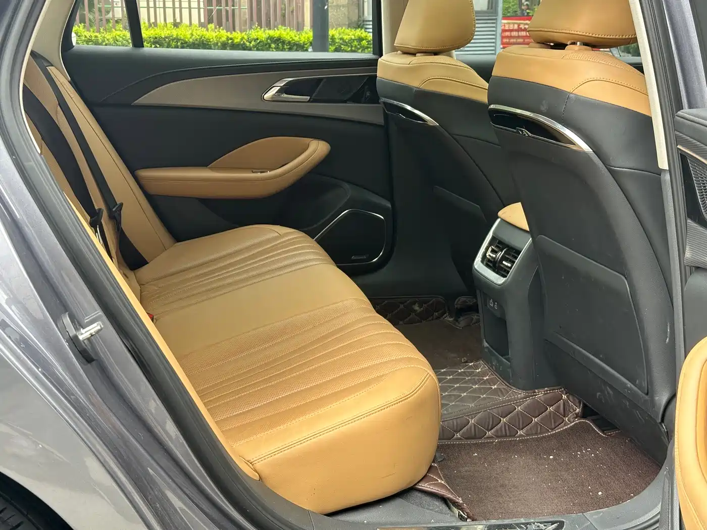 Hongqi H5 2023 2.0T Auto Smart Connect Flag Comfort фото 9
