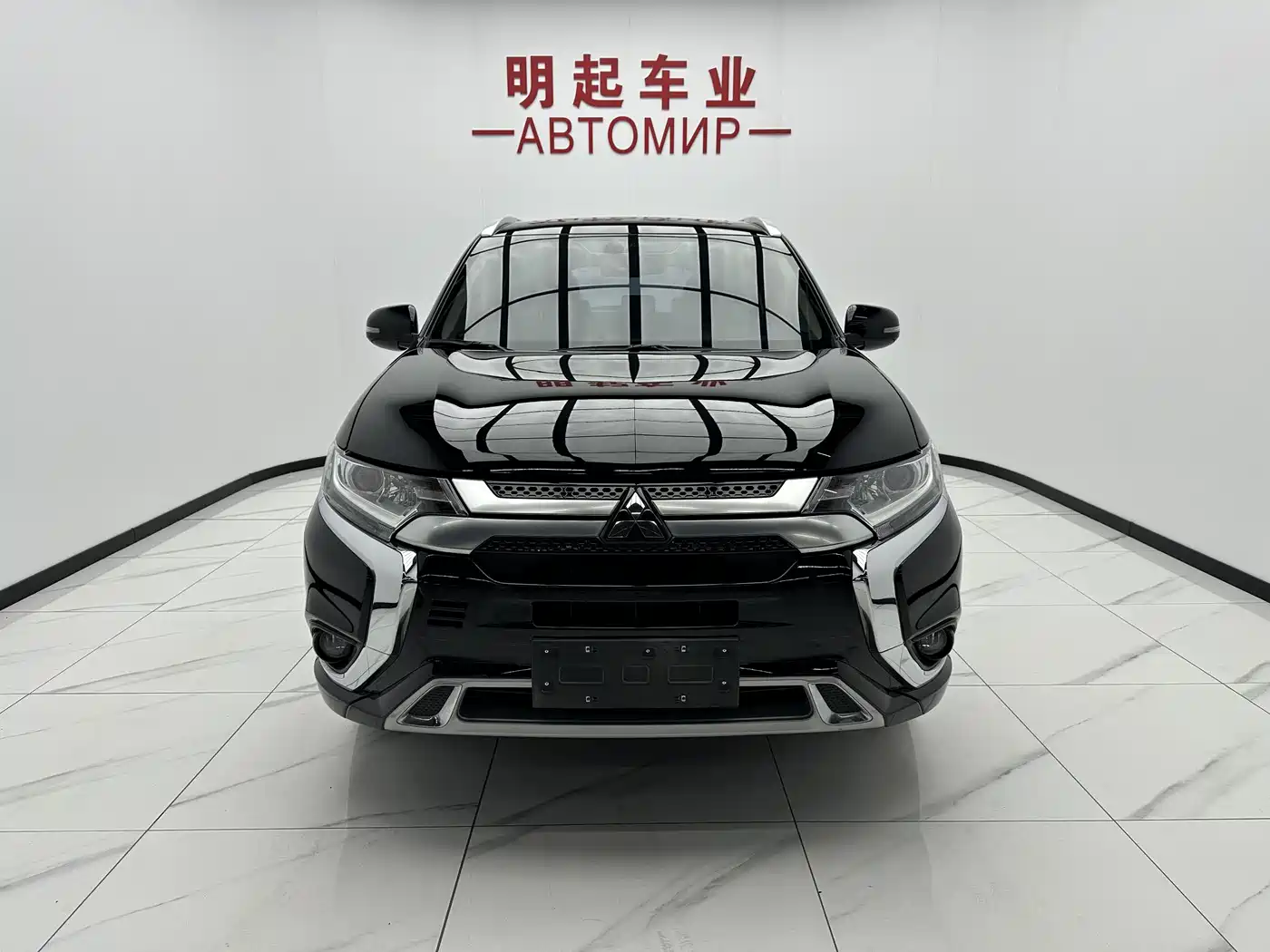 Mitsubishi Outlander 2021 Facelift 2.0L 2WD Premium Edition 5-Seater фото 2