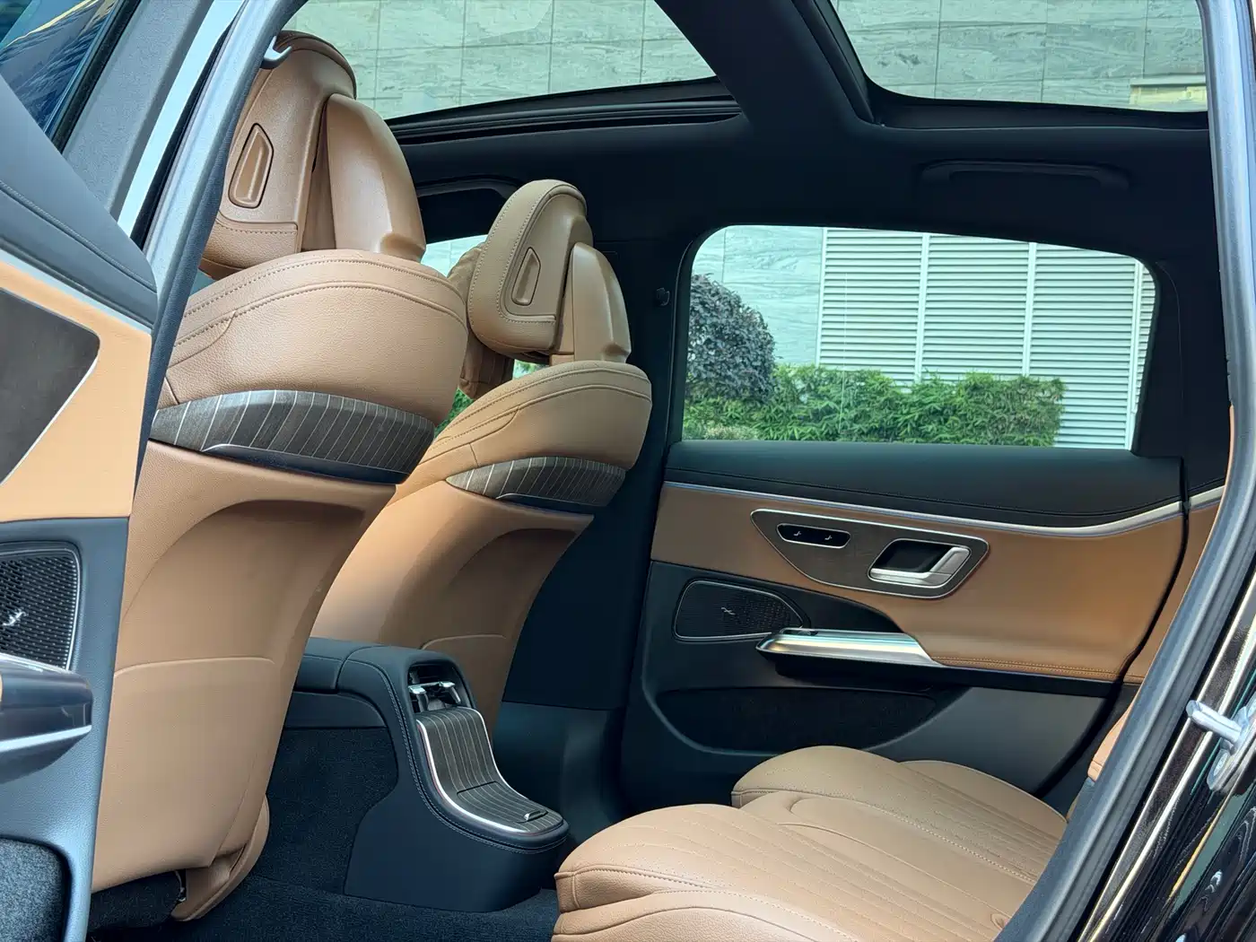 Mercedes-Benz E-Class 2024 E 300 L Fashion фото 11