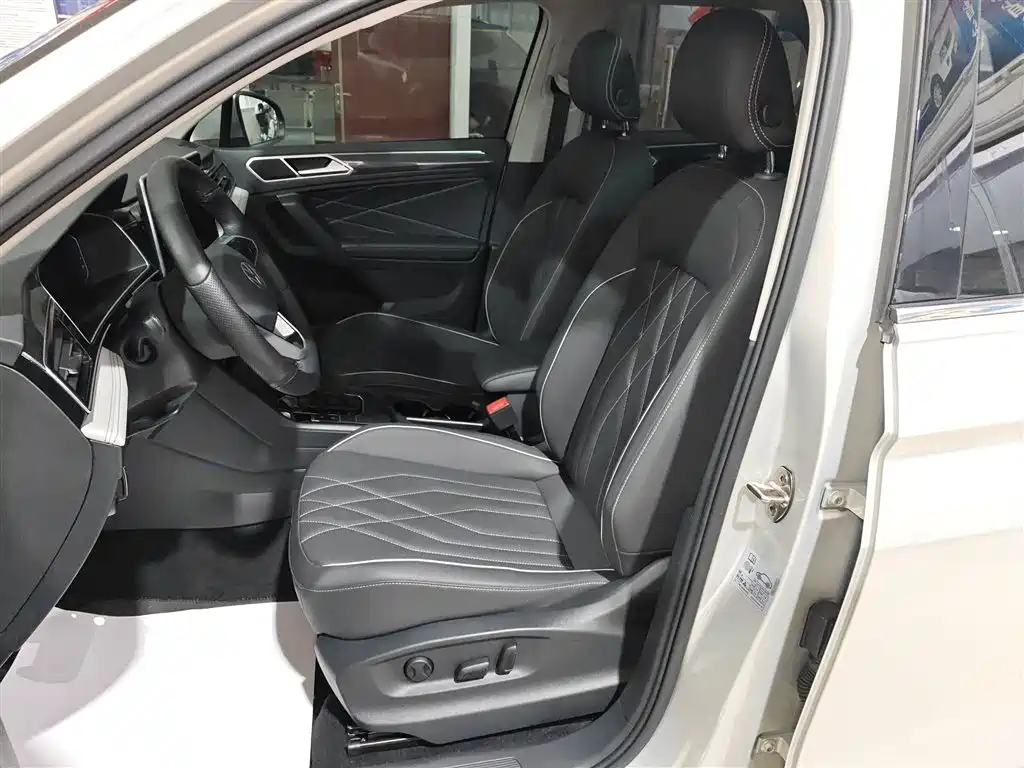 Volkswagen Tiguan L 2023 330TSI Auto 2WD Smart Edition фото 11