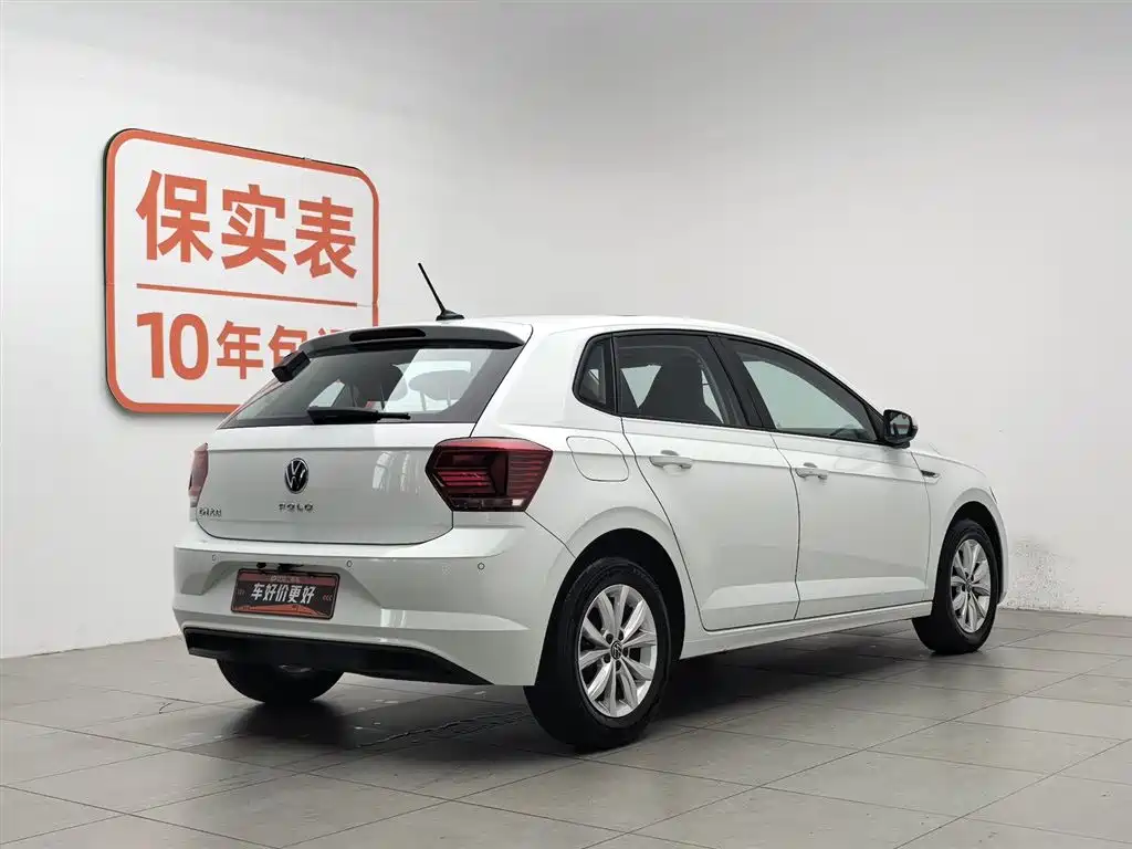 Volkswagen Polo 2023 Facelift Plus 1.5L Auto Chroma Tech Edition фото 2