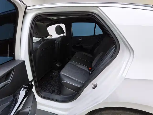 Volkswagen ID.3 2025 Facelift Smart Outstanding Edition фото 8