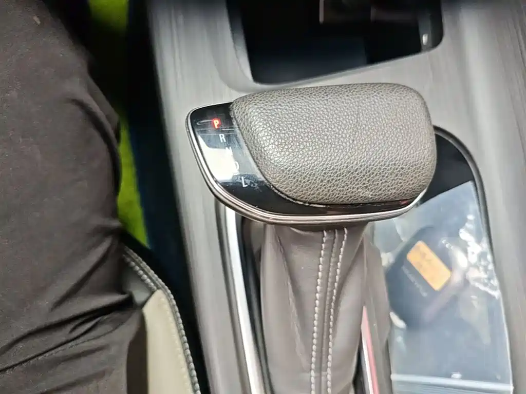 Buick Velite 6 2020 Plug-in Hybrid Connected Fashion Edition фото 14