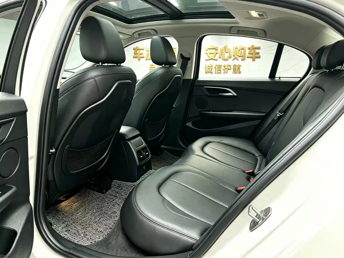 BMW 1 Series 2018 120i Design Package фото 8