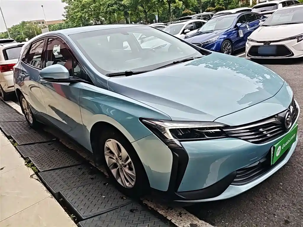 Buick Velite 6 2020 Plug-in Hybrid Connected Fashion Edition фото 4