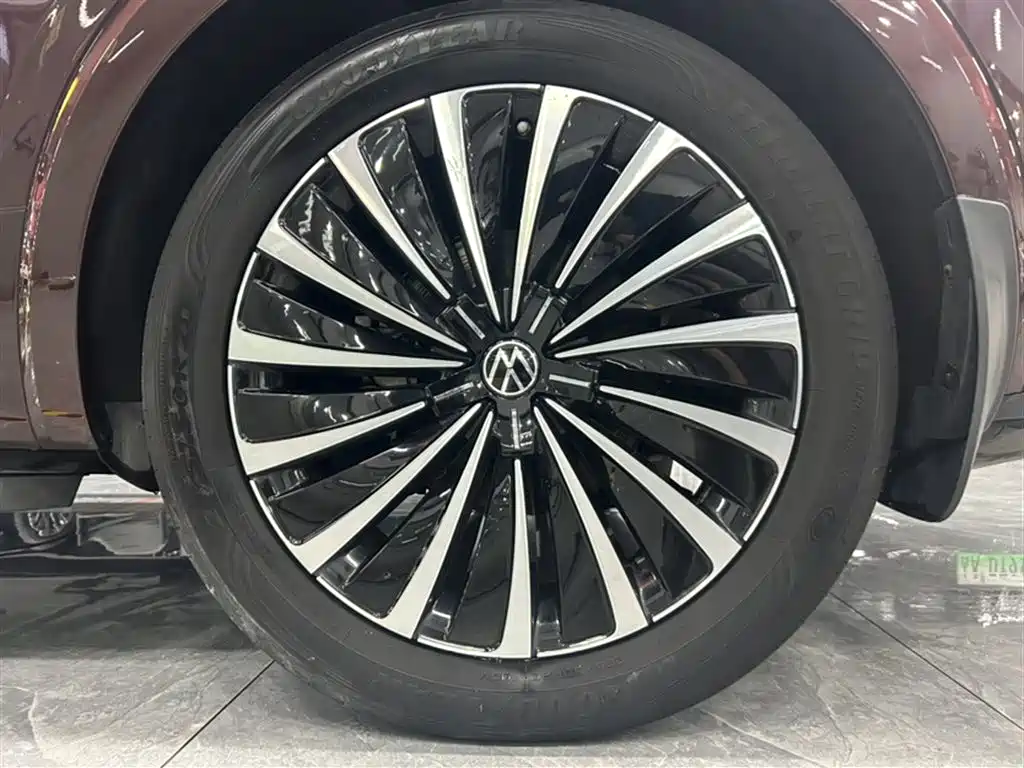 Volkswagen Viloran 2022 380TSI Premium Edition фото 7