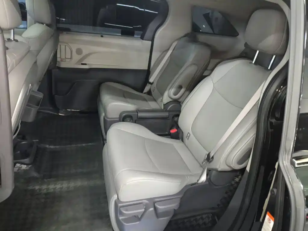 Toyota Granvia 2025 2024 2.5L Hybrid Comfort