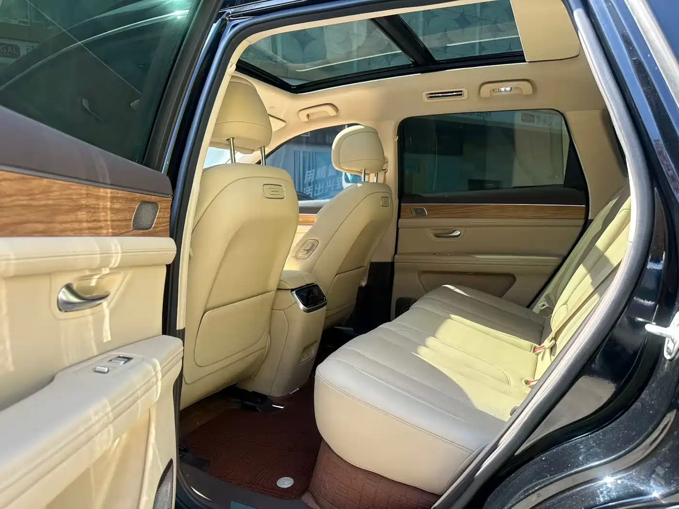 AITO Wenjie AITO M7 2024 1.5T Smart AWD Max Edition 5-Seater фото 5