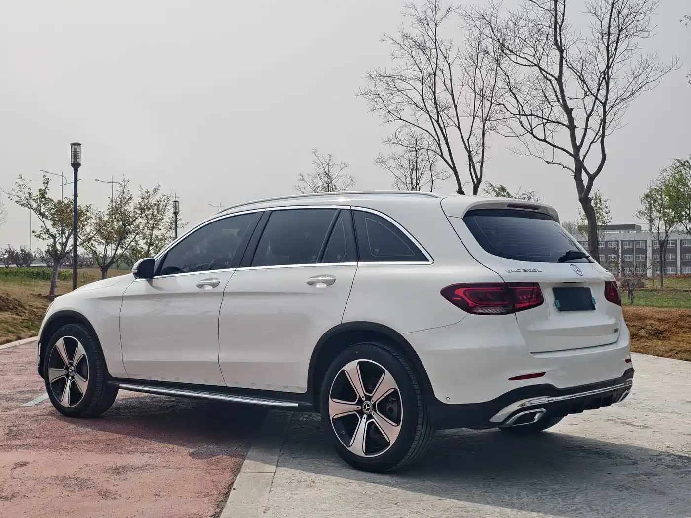 MERCEDES-BENZ GLC