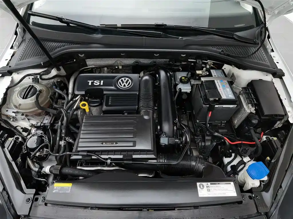 Volkswagen Golf 2020 200TSI DSG Comfort Progressive Edition фото 6