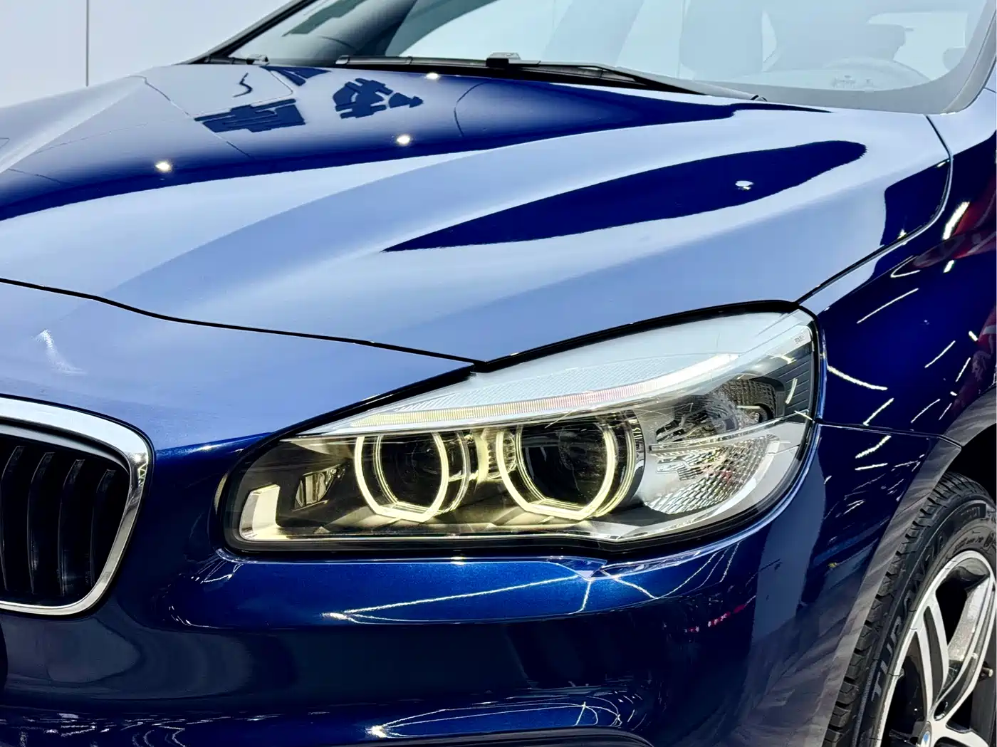 BMW 2 Series Touring 2016 218i Sport Design Package фото 25