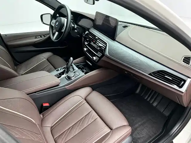 BMW 5 Series 2022 530Li Exclusive M Sport Package — фото 5
