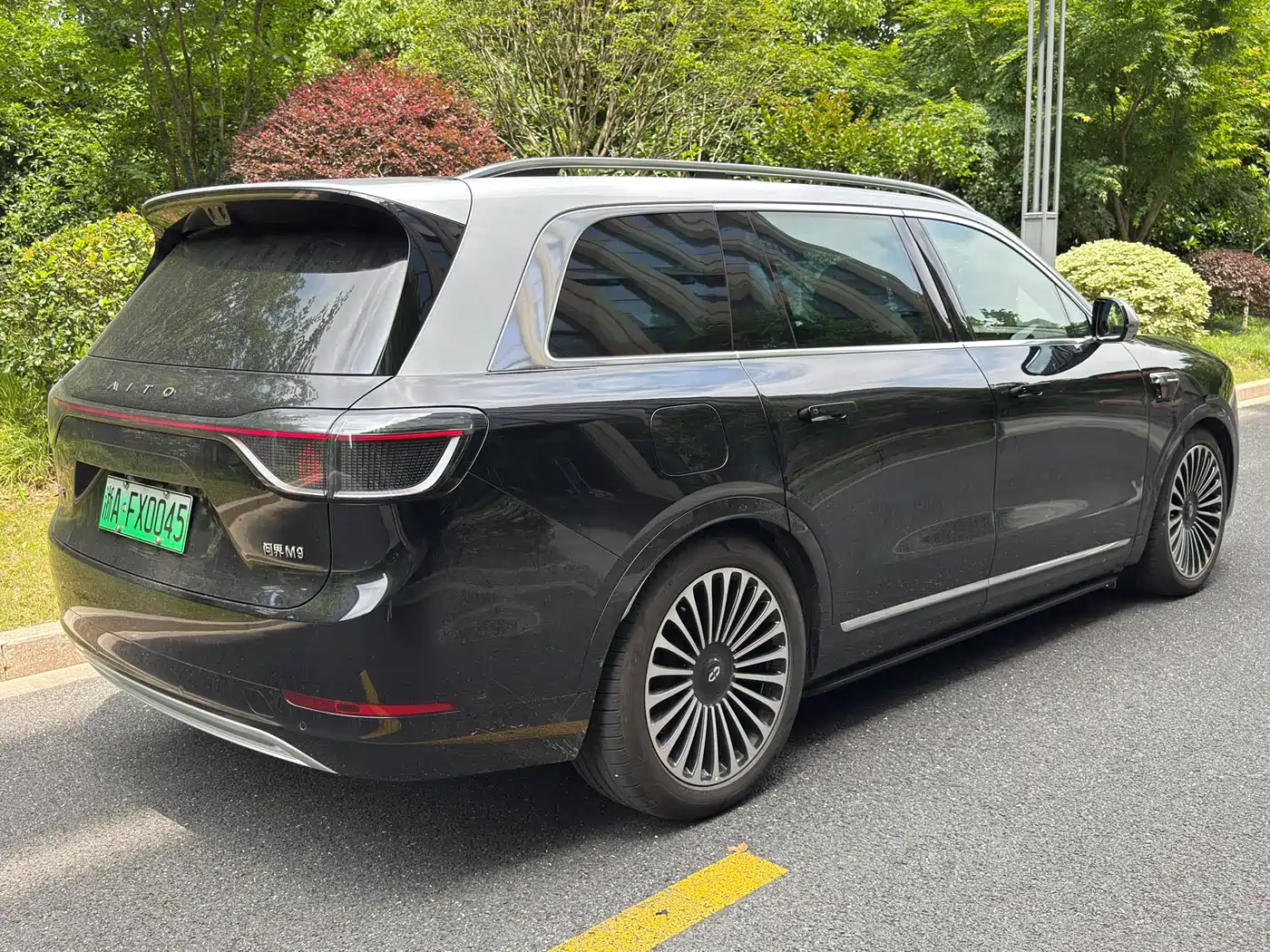 AITO Wenjie AITO M9 2025 Extended Range Ultra 52kWh 6-Seater фото 8